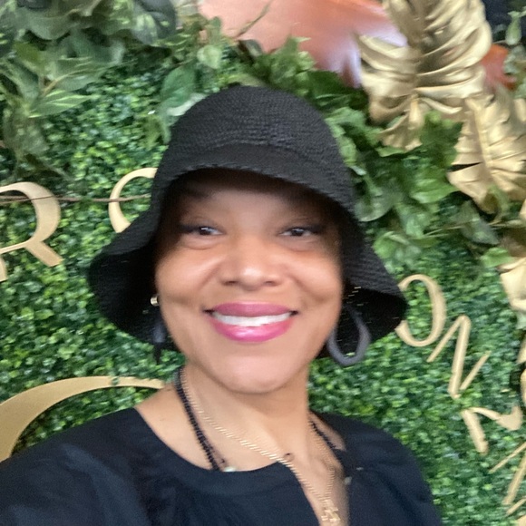 Meet your Posher, Germaine - Picture 16 of 16